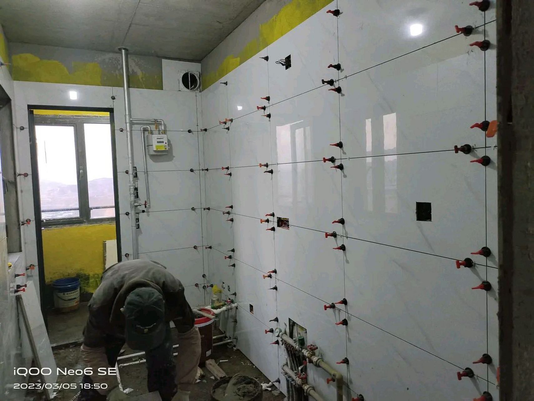 墙砖脱离怎样处理视频(墙砖脱离怎样处理视频教程)